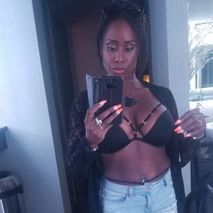 Meet your Posher, Ebony